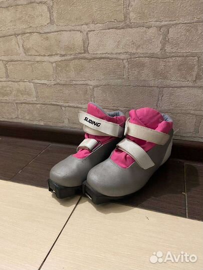 Лыжи с палками и ботинками детские