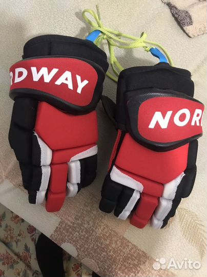 Краги хоккейные