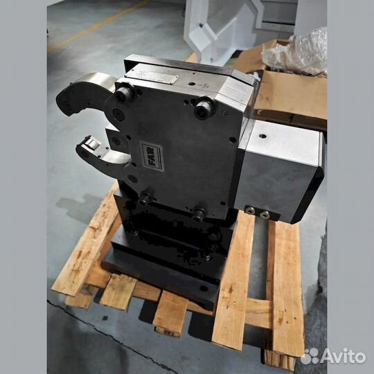 Токарный обрабатывающий центр ML70/11S-D2000