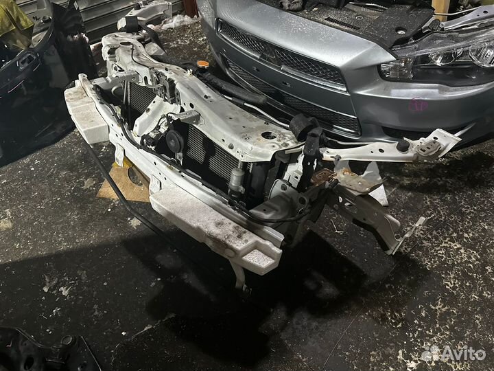 Панель радиаторов Митсубиши Лансер 10