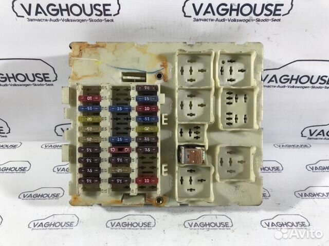 Блок предохранителей Ford Focus MK 1 2004