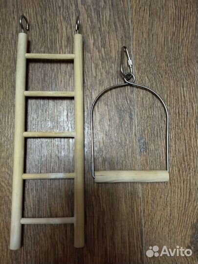 Деревянные качельки и лесенка для попугая