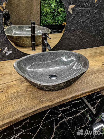 Раковина из камня с о.Бали, Индонезия