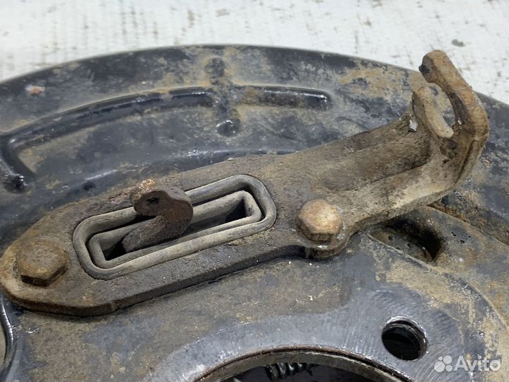 Механизм стояночного тормоза левый Kia Sportage IV