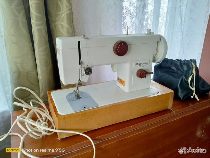 Швейная машинка Чайка 134