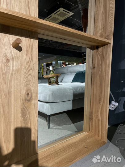 Зеркало-вешалка настенное