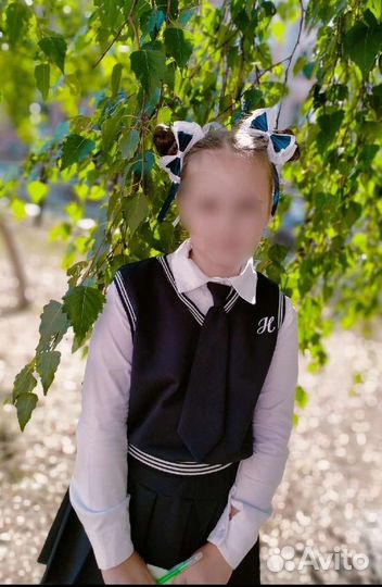 Жилетка школьная с юбкой и галстуком