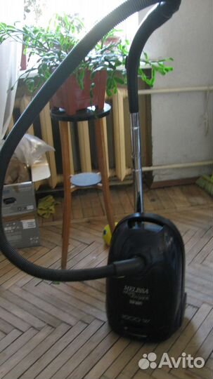 Пылесос Мелисса VCC16