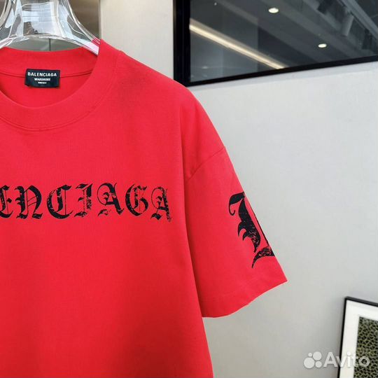 Футболка Balenciaga