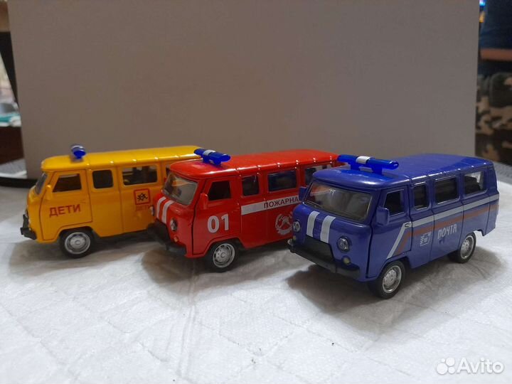 Игрушка машинки уазики
