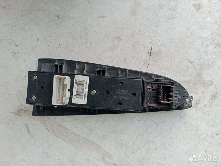 Кнопка стеклоподъёмника hyundai elantra HD