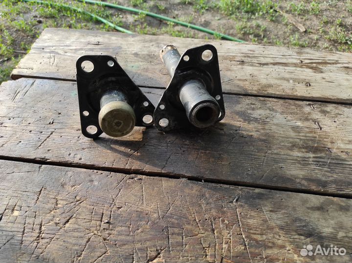 Кронштейн переднего бампера Audi A4 B5