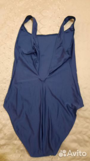 Купальник слитный и шапочка для бассейна