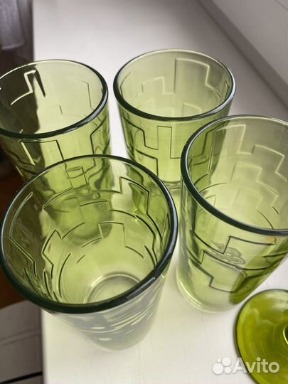 Наборы разных размеров фужеров и стаканов