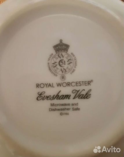 Тарелки royal worcester 2 штуки