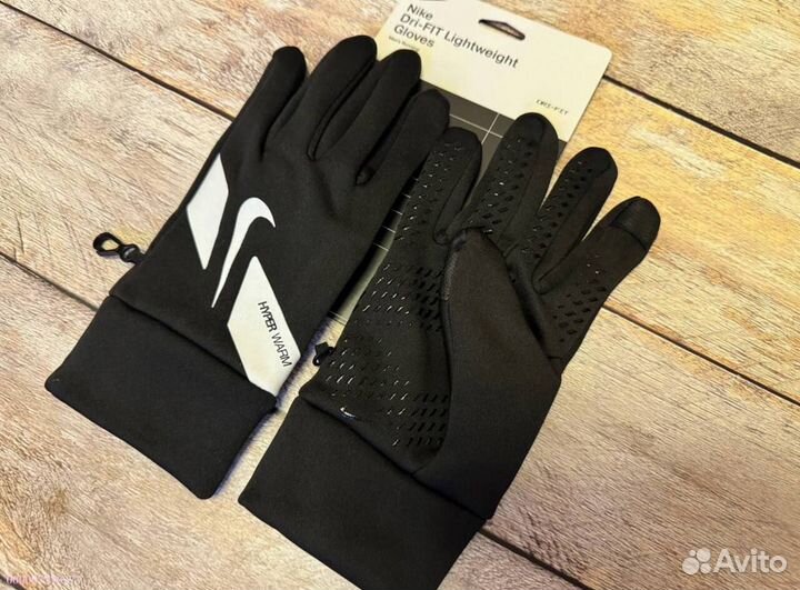 Перчатки Nike HyperWarm