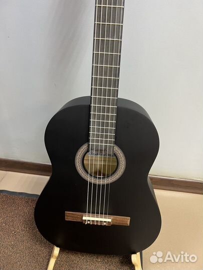 Классическая гитара черная