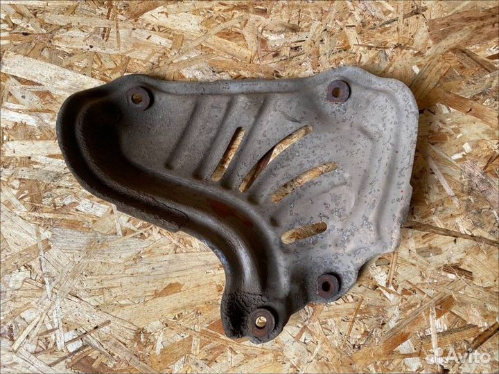 Экран тепловой Toyota Avensis