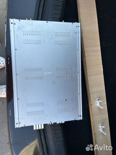 Автомобильный усилитель