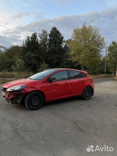 Ford Focus 1.6 МТ, 2011, битый, 208 000 км
