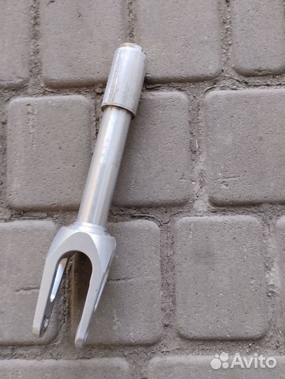 Вилка для трюкового самоката