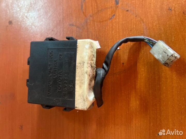 Блок управления АКПП Toyota Carina ST170 4SFL