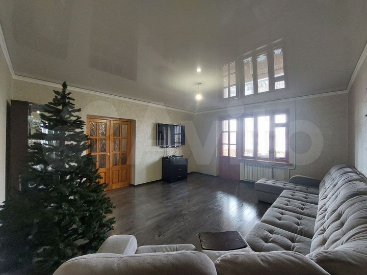 5-к. квартира, 200 м², 5/6 эт.