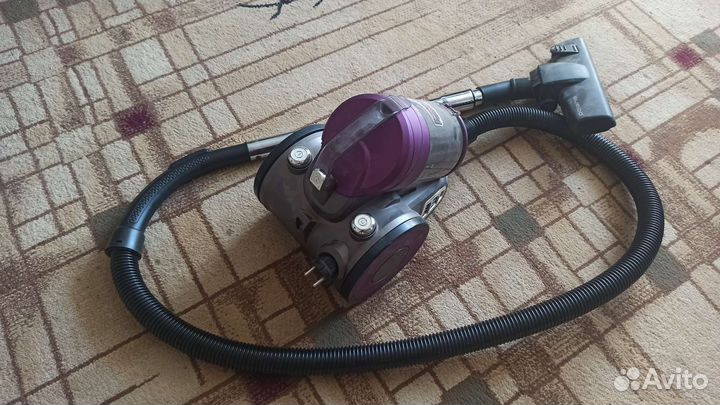 Пылесос polaris pvc 1618BB
