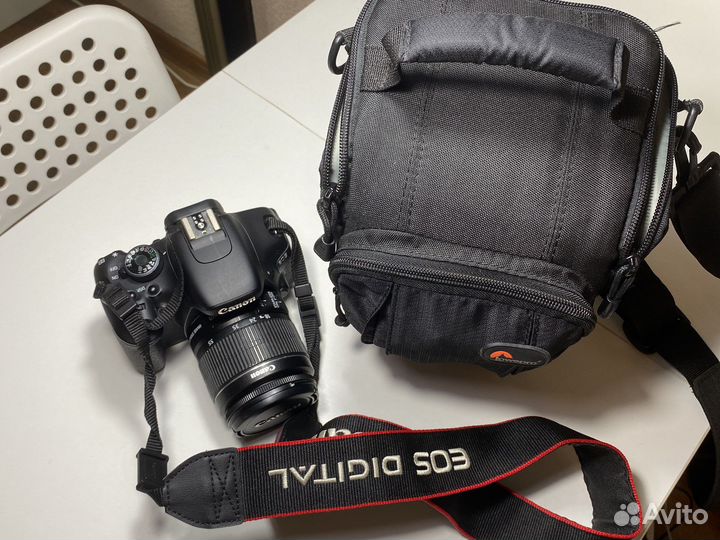 Зеркальный фотоаппарат Canon eos 600D