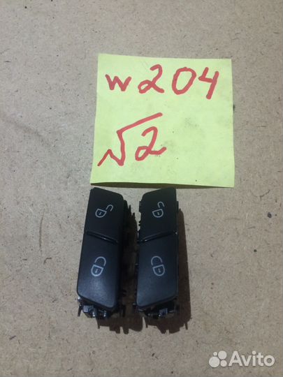 Кнопка центрального замка Mercedes C-class W204