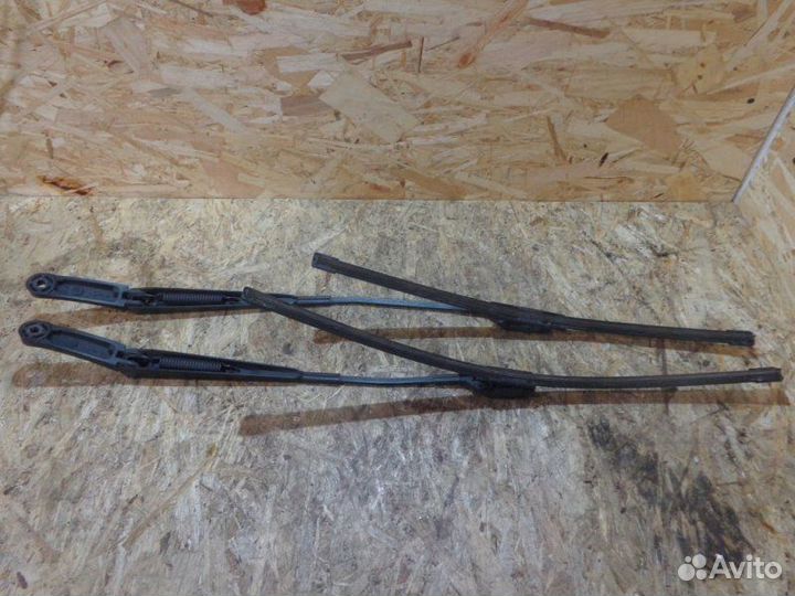 Поводок стеклоочистителя Volkswagen Tiguan 5N1