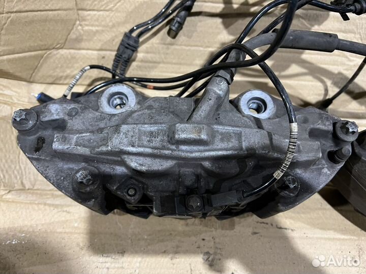 Суппорт передний Mercedes W238 W213 W205 AMG