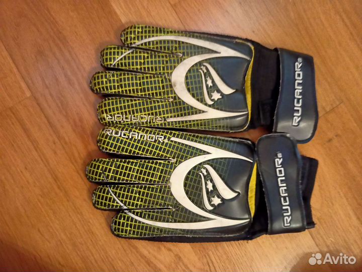 Футбольные перчатки