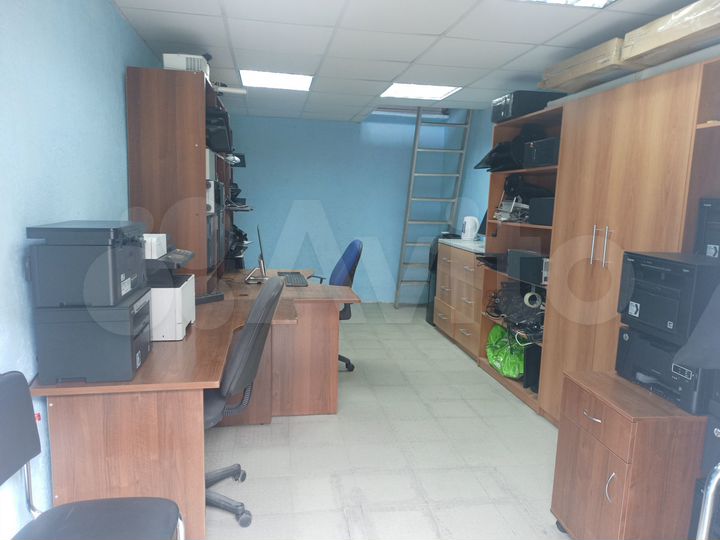 Гараж, > 30 м²