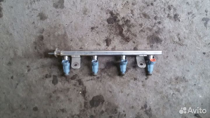 Рампа с форсунками Киа Рио Хендай Солярис