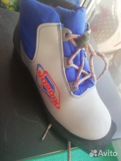 Лыжные ботинки