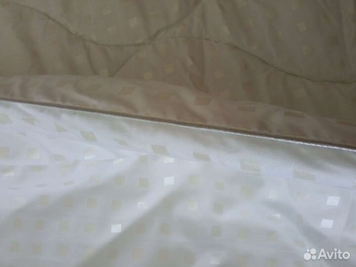 Одеяла зимние 220*205 и 1,5 сп. Лебяжий пух иск