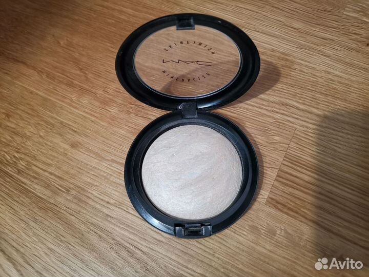 Пудра подсвечивающая MAC Lightscapade