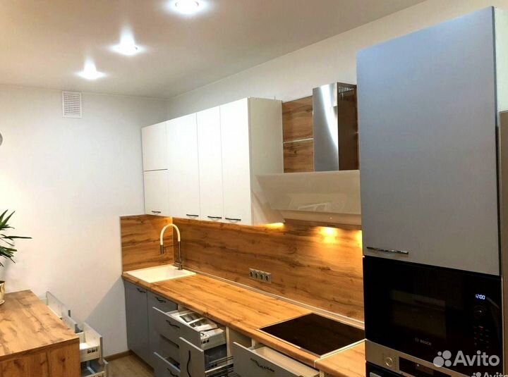 Угловой кухонный гарнитур современный