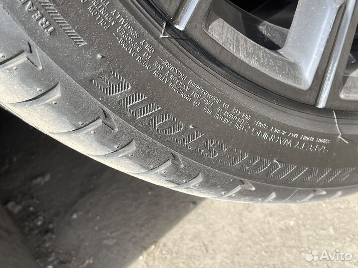 Bridgestone Potenza S001 245/40 R20 и 275/35 R20 102Y