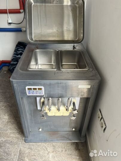 Кеммерический аппарат для мягкого мороженного