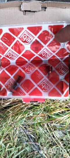 Комплект тормозных колодок на мерседес