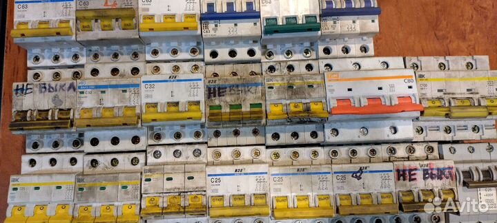 Автоматы трехполюсные