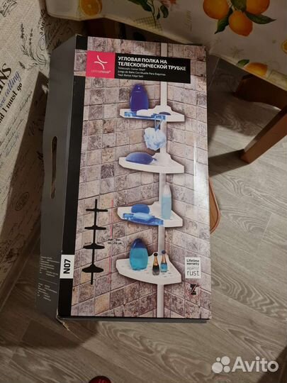 Угловая полка для ванной