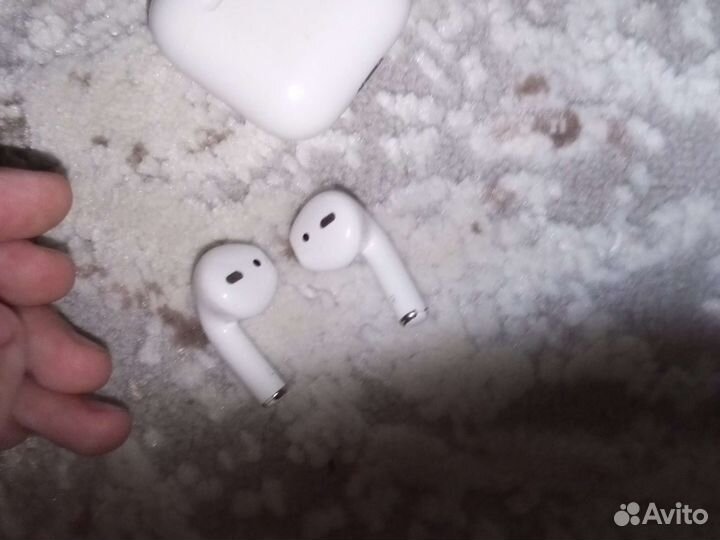 Беспроводные наушники apple