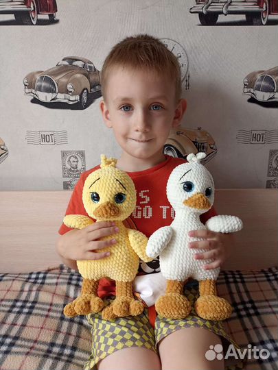 Вязанные игрушки ручной работы, цыпленок и гусенок