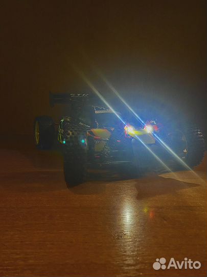 Машина на радиоуправлении с двс (торг)