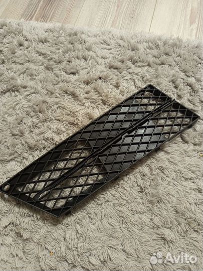 Решетка бампера bmw е 60 правая R