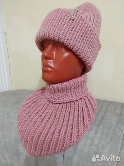 Комплект, шапка и манишка