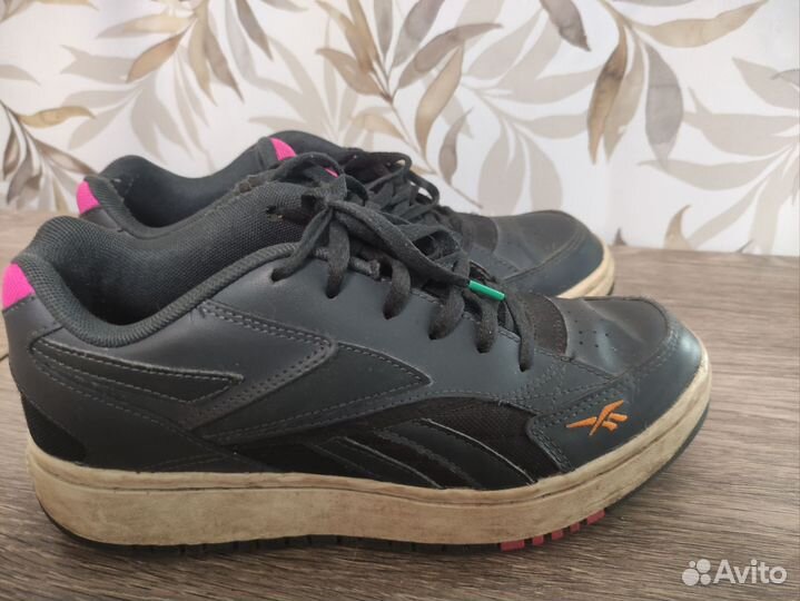 Кроссовки reebok женские 38.5